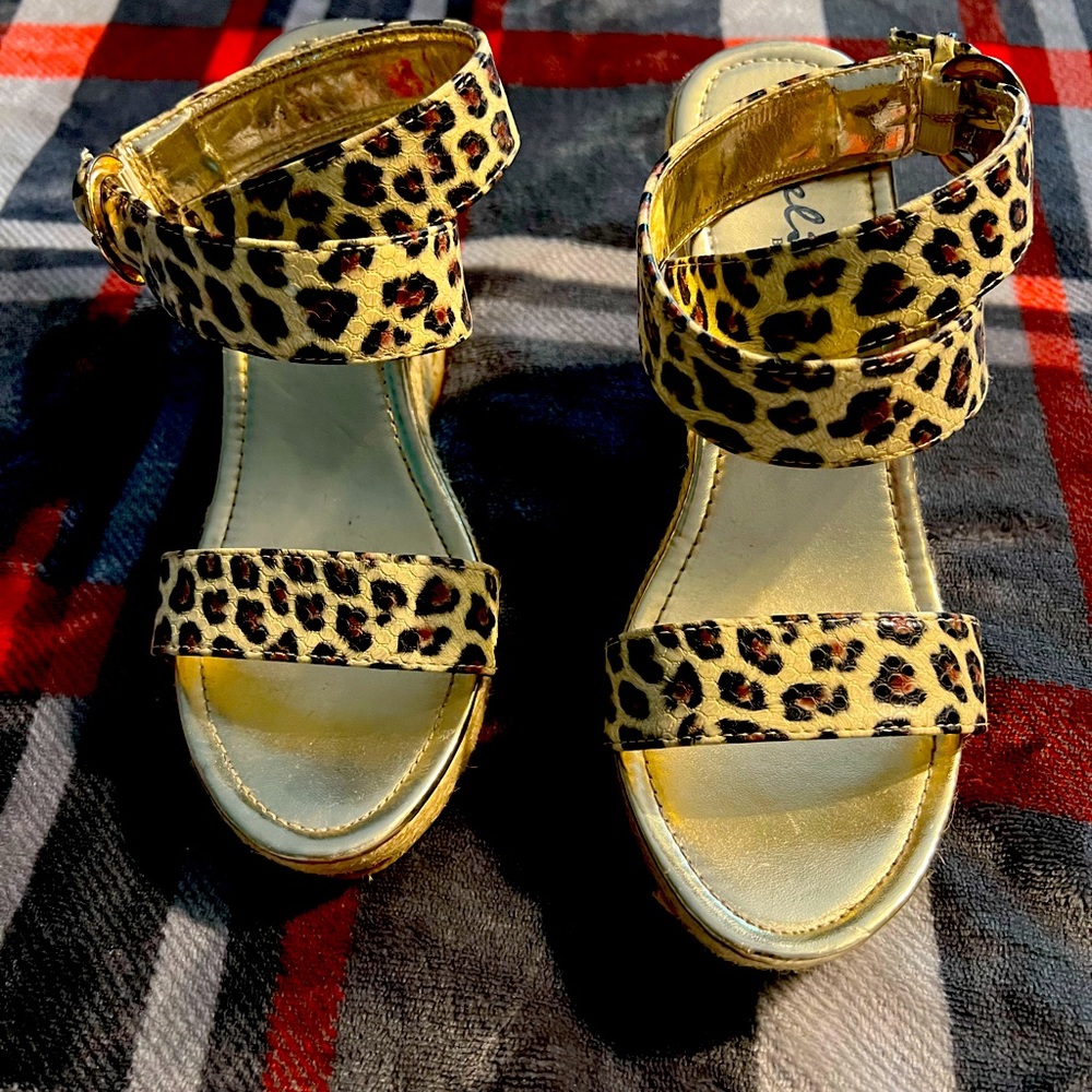 Selina Leopard print Wedges SIZE 7